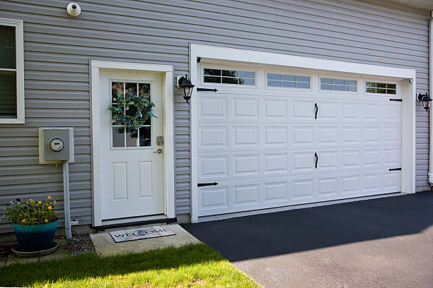 24/7 Emergency Garage Door Panel Replacement experts in Ashland, NE